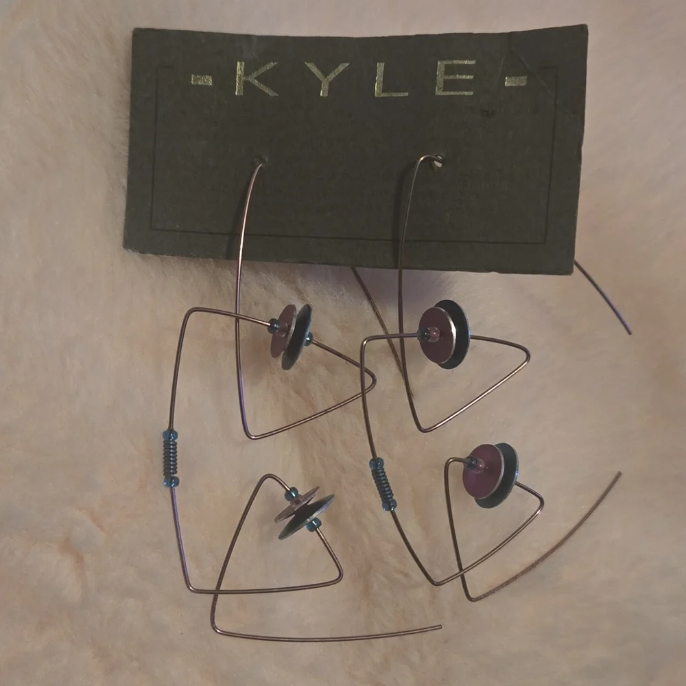 Vintage KYLE Purple and Blue Geometric Earrings - Picture 5 of 5